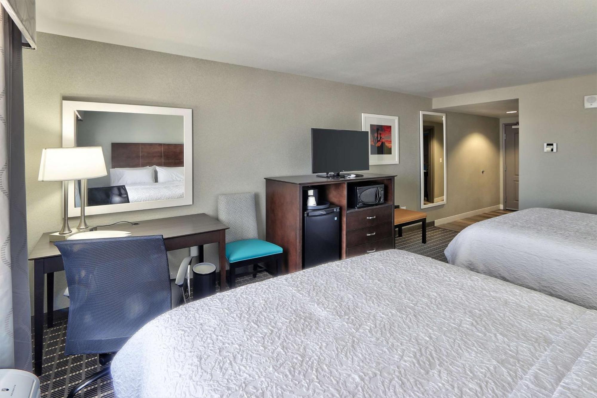 Hampton Inn & Suites Albuquerque Airport Bagian luar foto