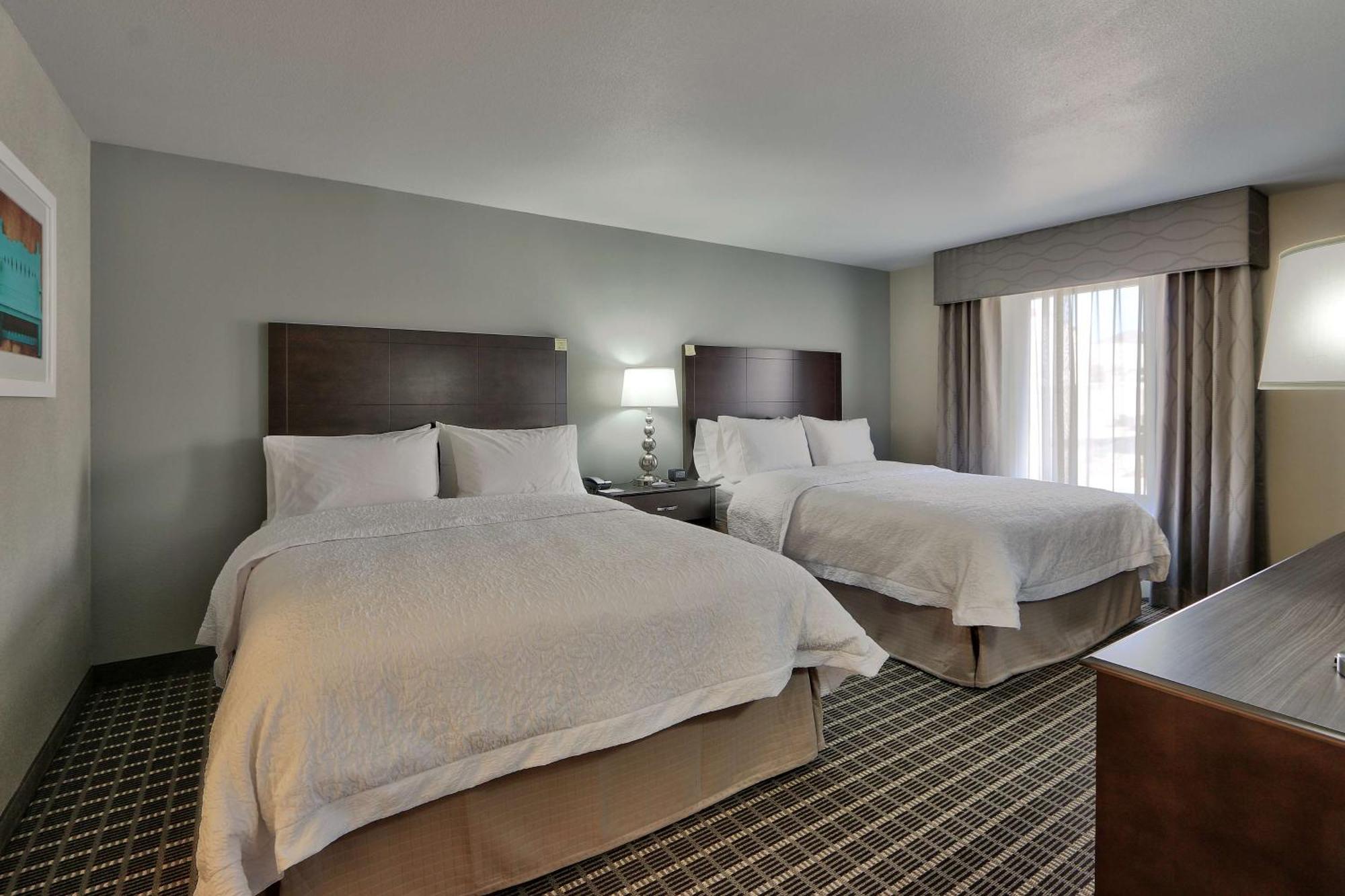 Hampton Inn & Suites Albuquerque Airport Bagian luar foto