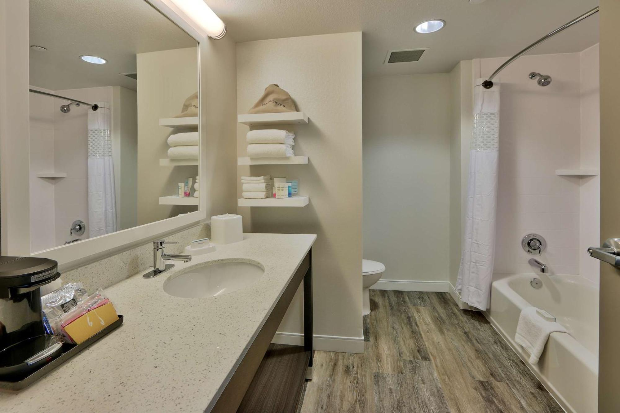Hampton Inn & Suites Albuquerque Airport Bagian luar foto