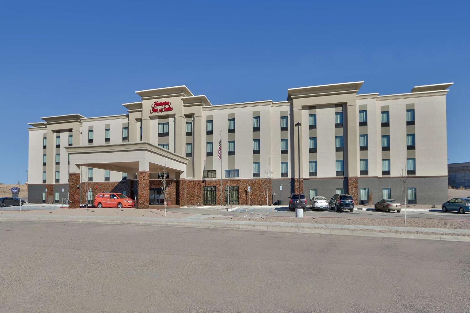 Hampton Inn & Suites Albuquerque Airport Bagian luar foto