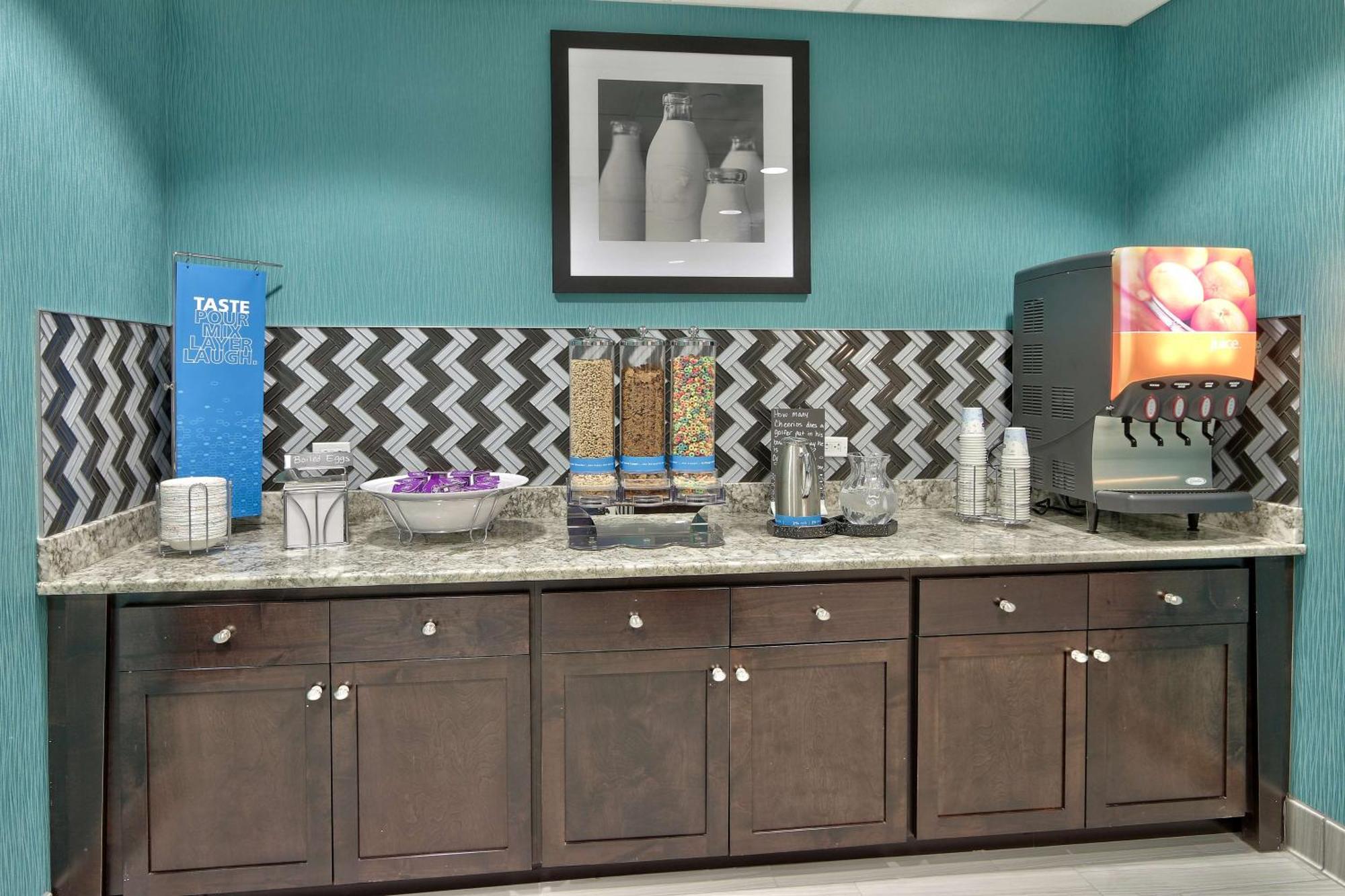 Hampton Inn & Suites Albuquerque Airport Bagian luar foto