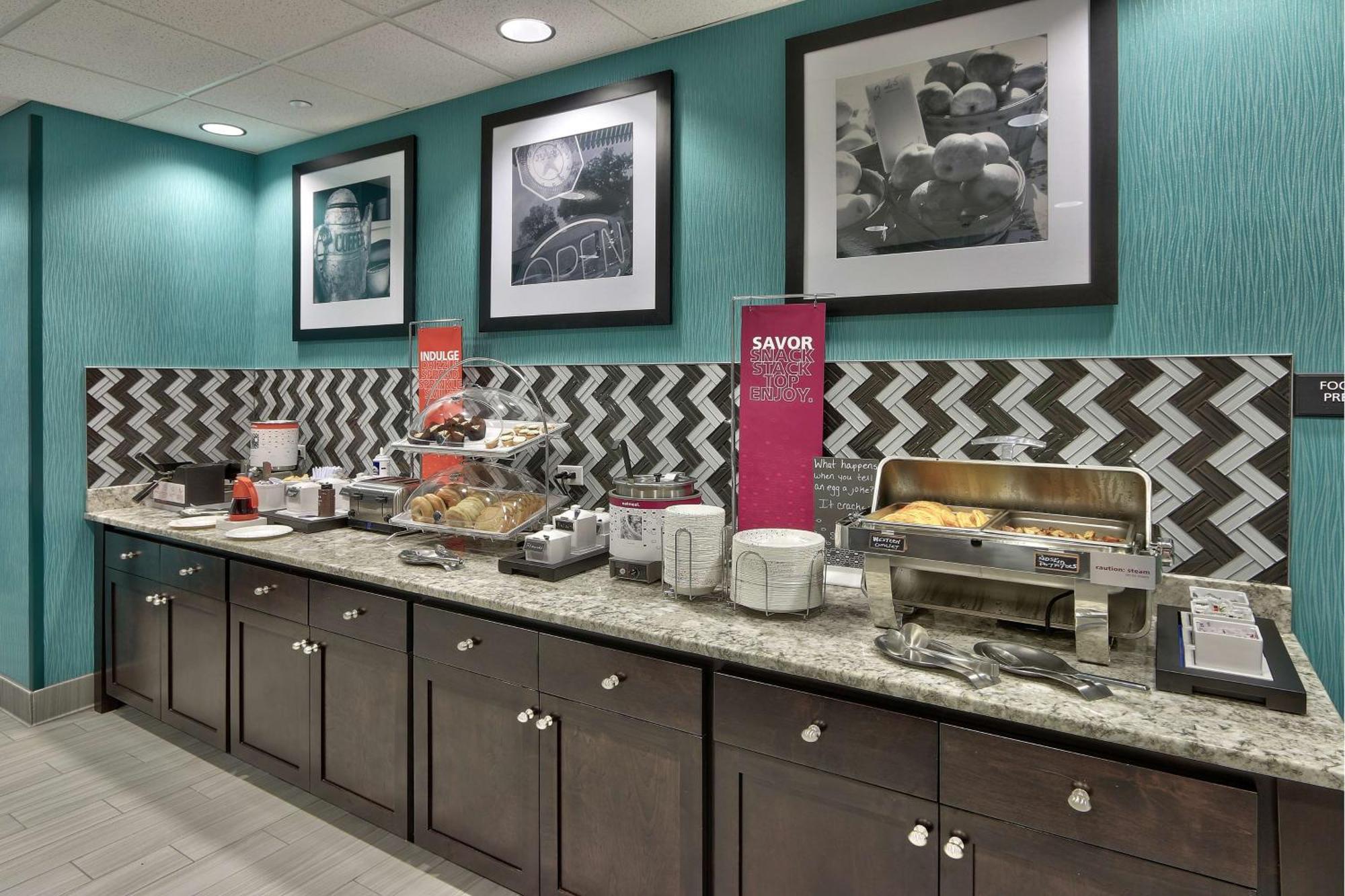 Hampton Inn & Suites Albuquerque Airport Bagian luar foto